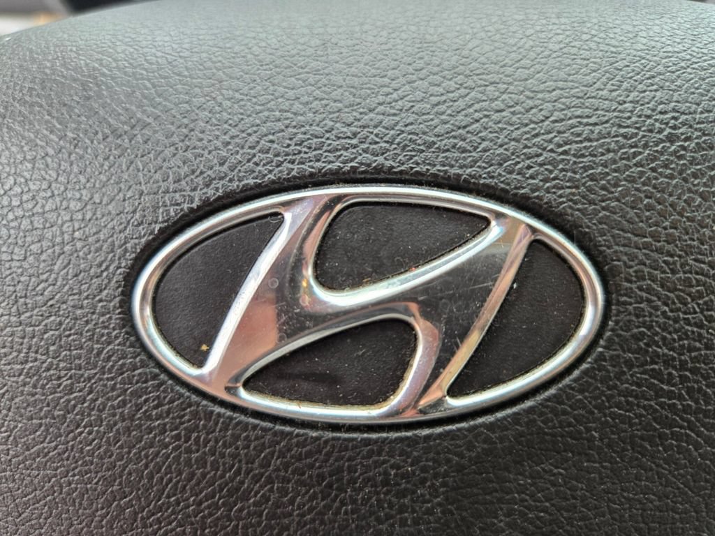 Used 2012 Hyundai Elantra GLS FWD image 28