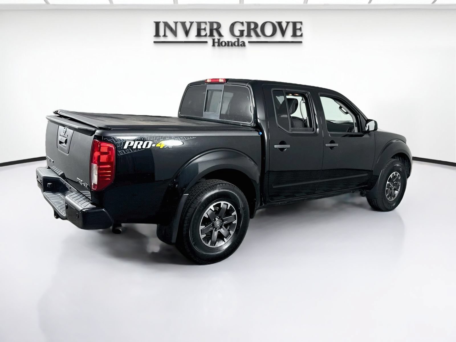 Used 2018 Nissan Frontier PRO-4X AWD/4WD image 5