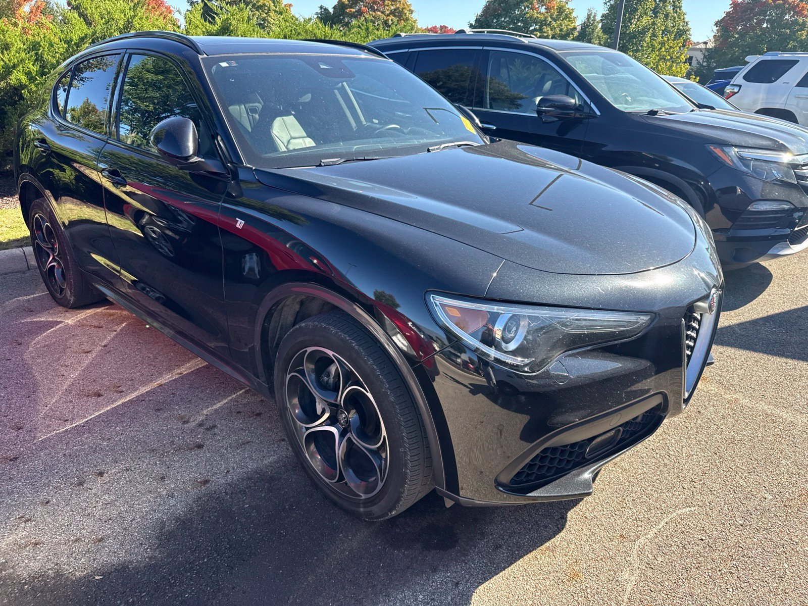 Used 2023 Alfa Romeo Stelvio Ti AWD/4WD image 3