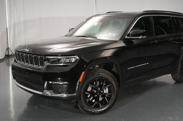 Used 2025 Jeep Grand Cherokee L Limited w/ Luxury Tech Group II AWD/4WD image 5
