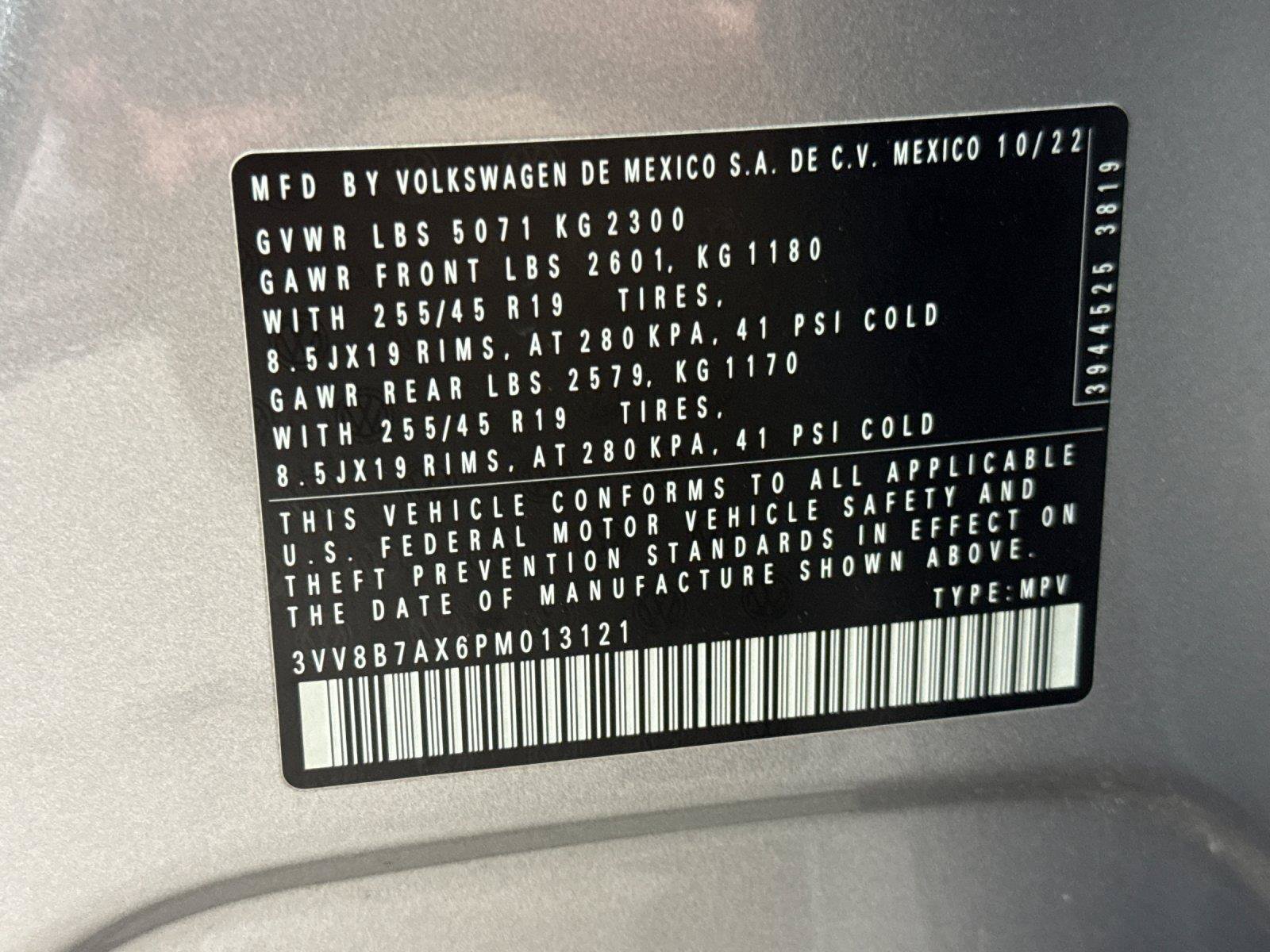 Used 2023 Volkswagen Tiguan SE R-Line AWD/4WD image 27
