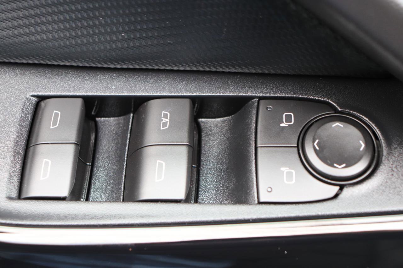 Used 2026 Chevrolet Equinox LT w/ Convenience Package II FWD image 46