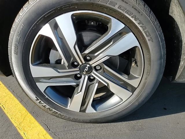 Used 2023 Kia Sorento EX w/ Panoramic Sunroof Package image 9