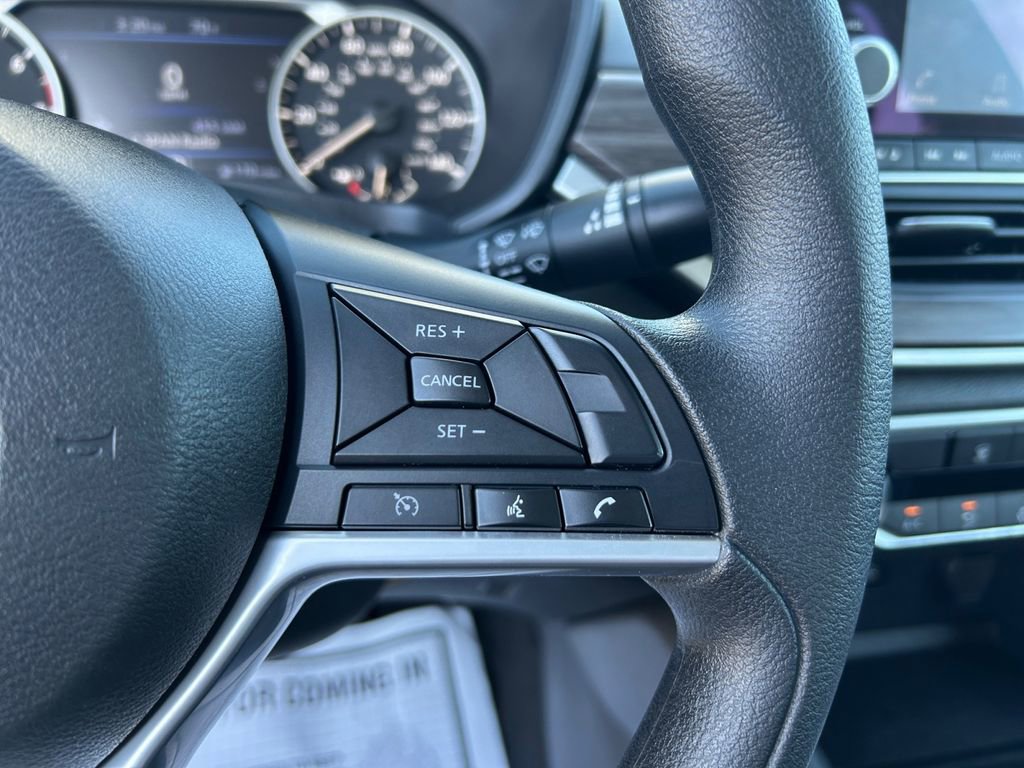 Used 2025 Nissan Altima 2.5 SV image 19