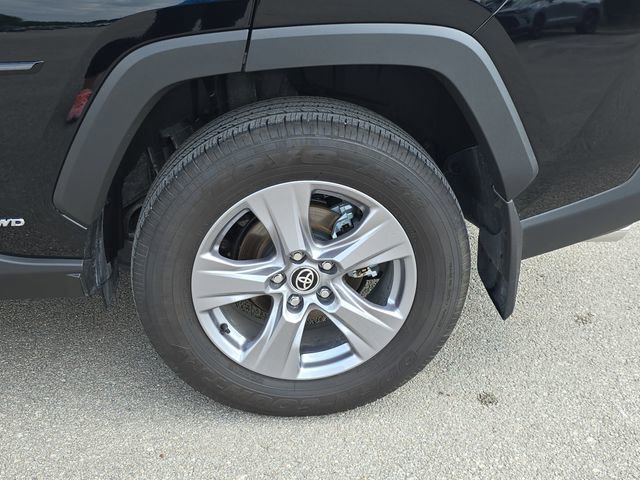Used 2025 Toyota RAV4 LE image 32