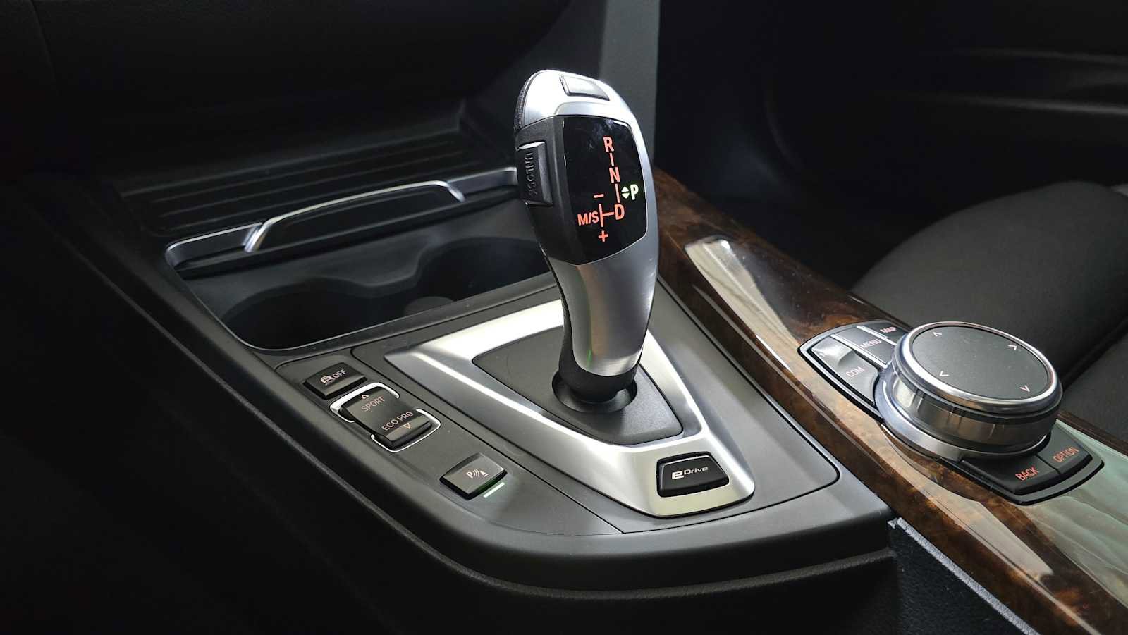 Used 2017 BMW 330e 330e iPerformance image 33