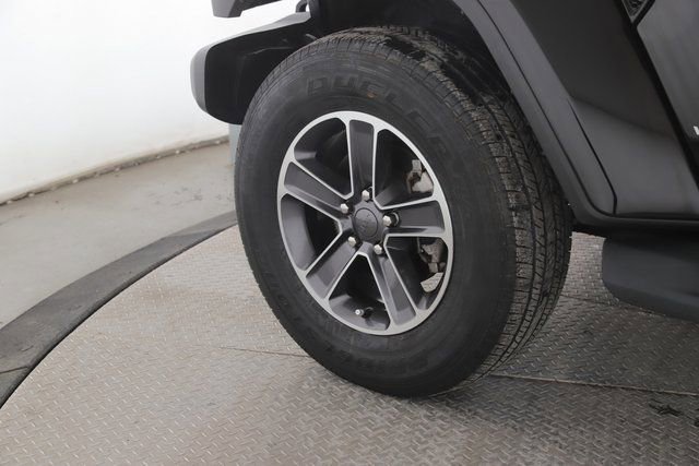 Used 2023 Jeep Wrangler Sahara image 13