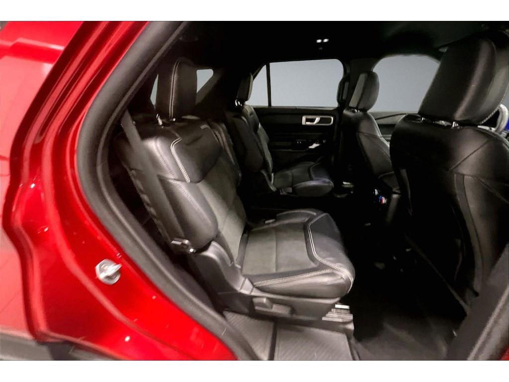 Used 2023 Ford Explorer ST image 28