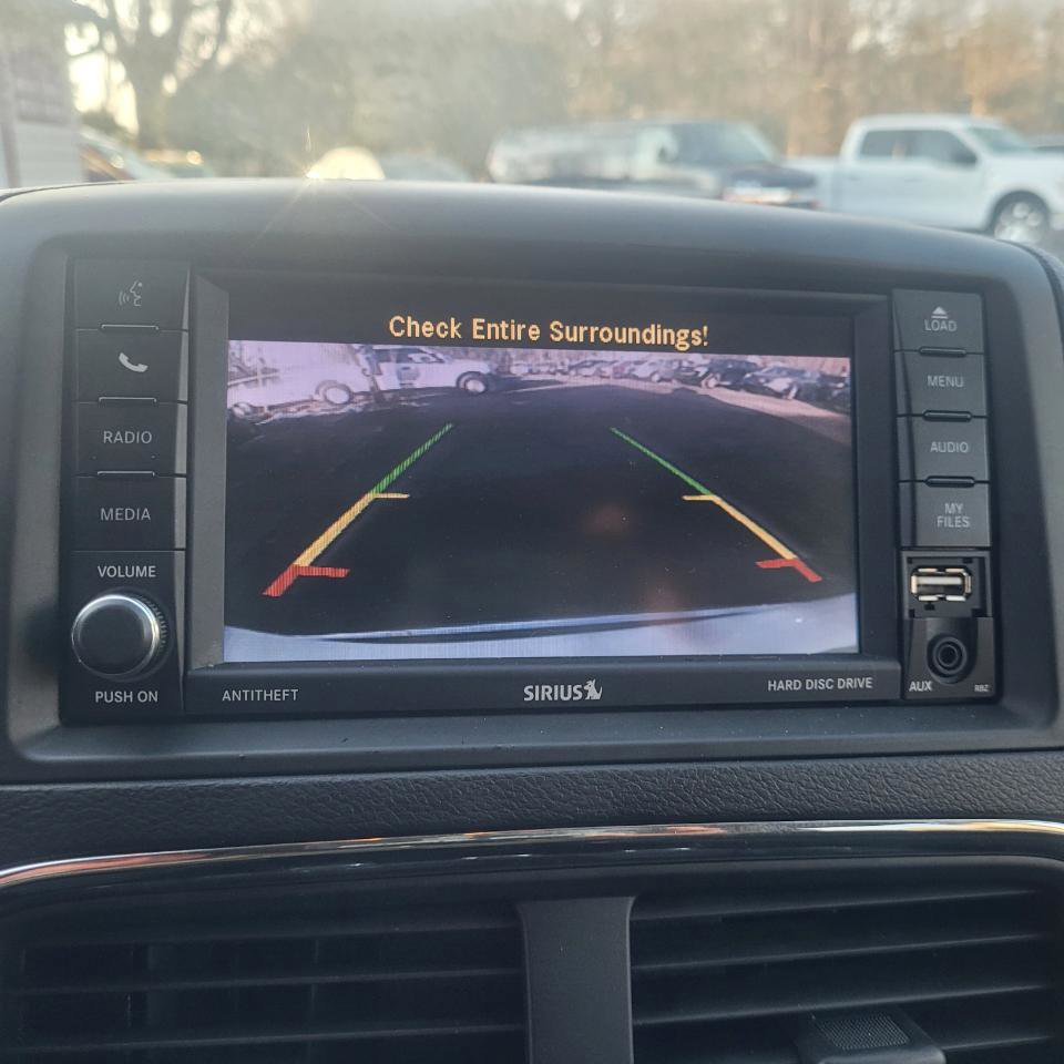 Used 2018 Dodge Grand Caravan SE w/ UConnect Hands-Free Group image 17