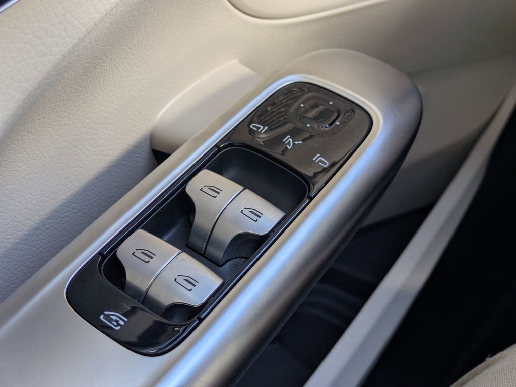 Used 2022 Mercedes-Benz C 300 Sedan image 22