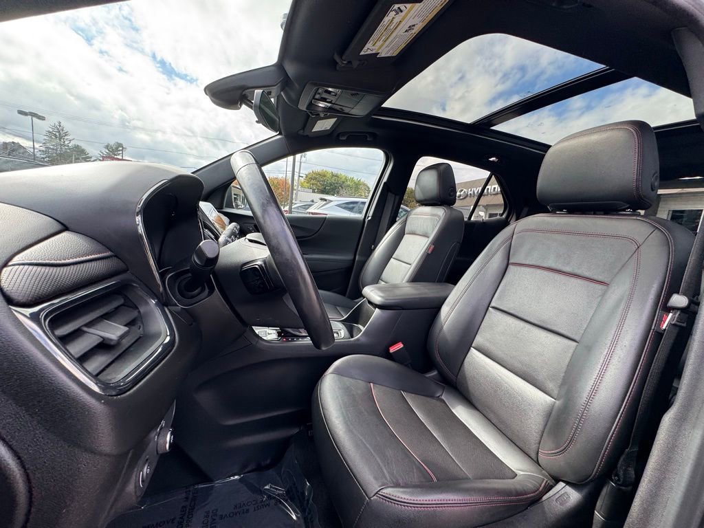 Used 2022 Chevrolet Equinox RS w/ RS Leather Package image 19