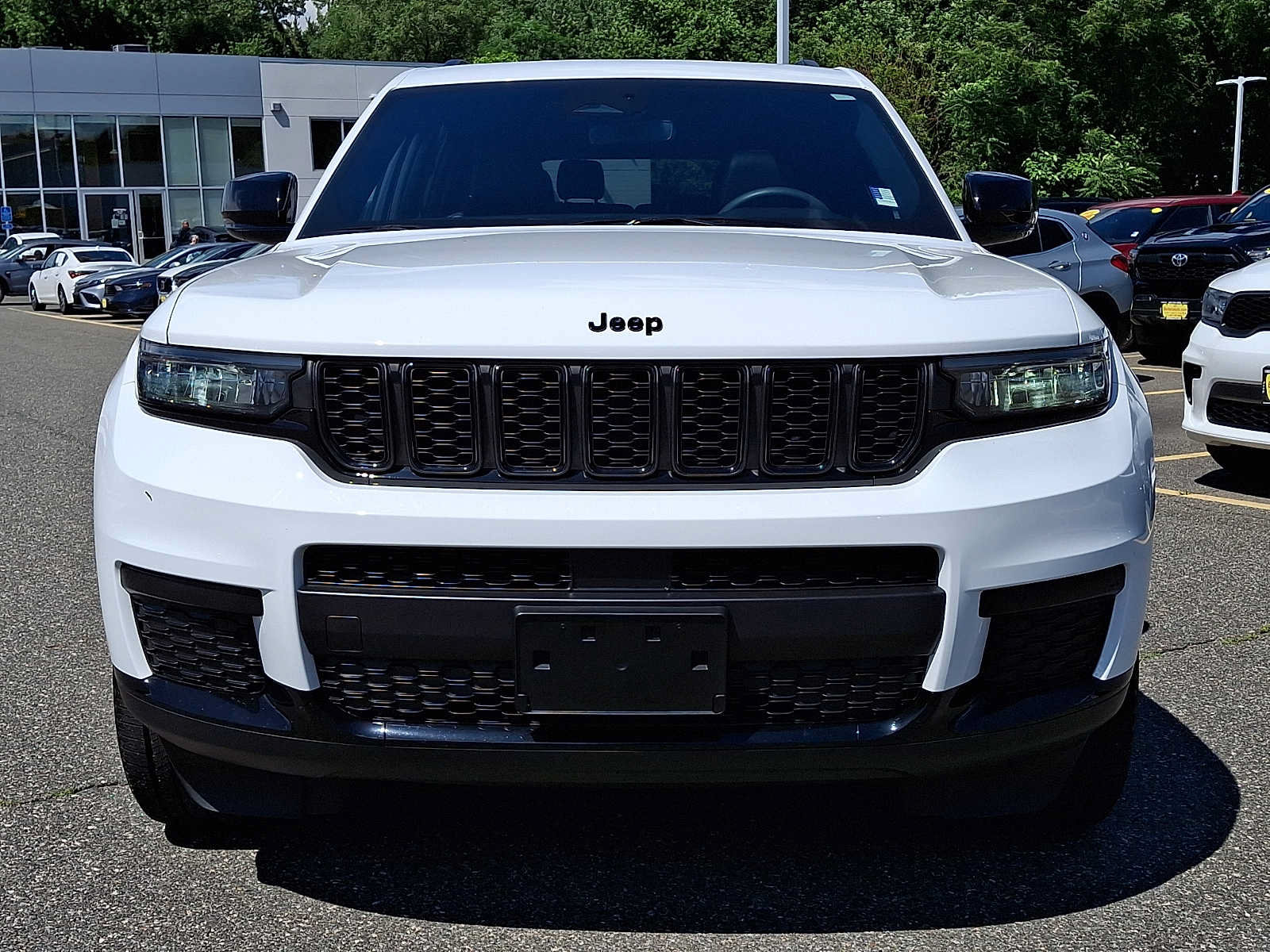 Certified 2023 Jeep Grand Cherokee L Laredo AWD/4WD image 2