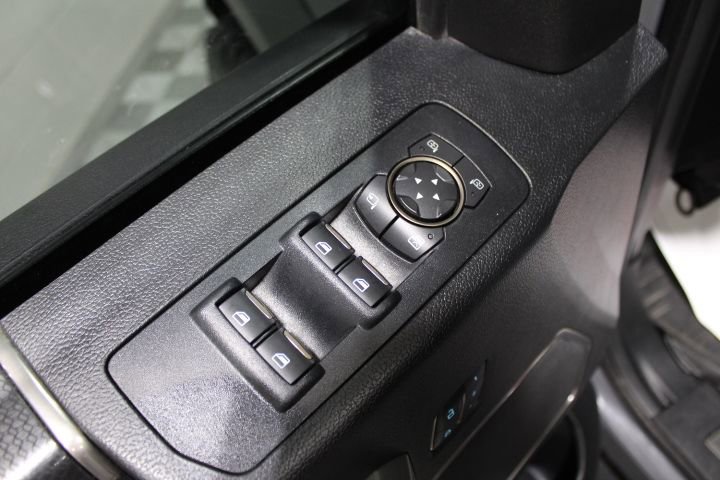 Used 2018 Ford F150 Raptor w/ Equipment Group 802A Luxury image 19