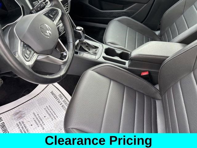Used 2024 Volkswagen Jetta SE image 11