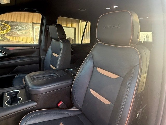 Used 2023 GMC Yukon AT4 AWD/4WD image 12