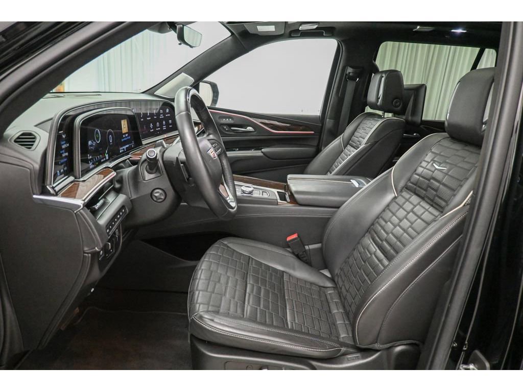 Used 2022 Cadillac Escalade Sport Platinum w/ Heavy-Duty Trailer Package image 38