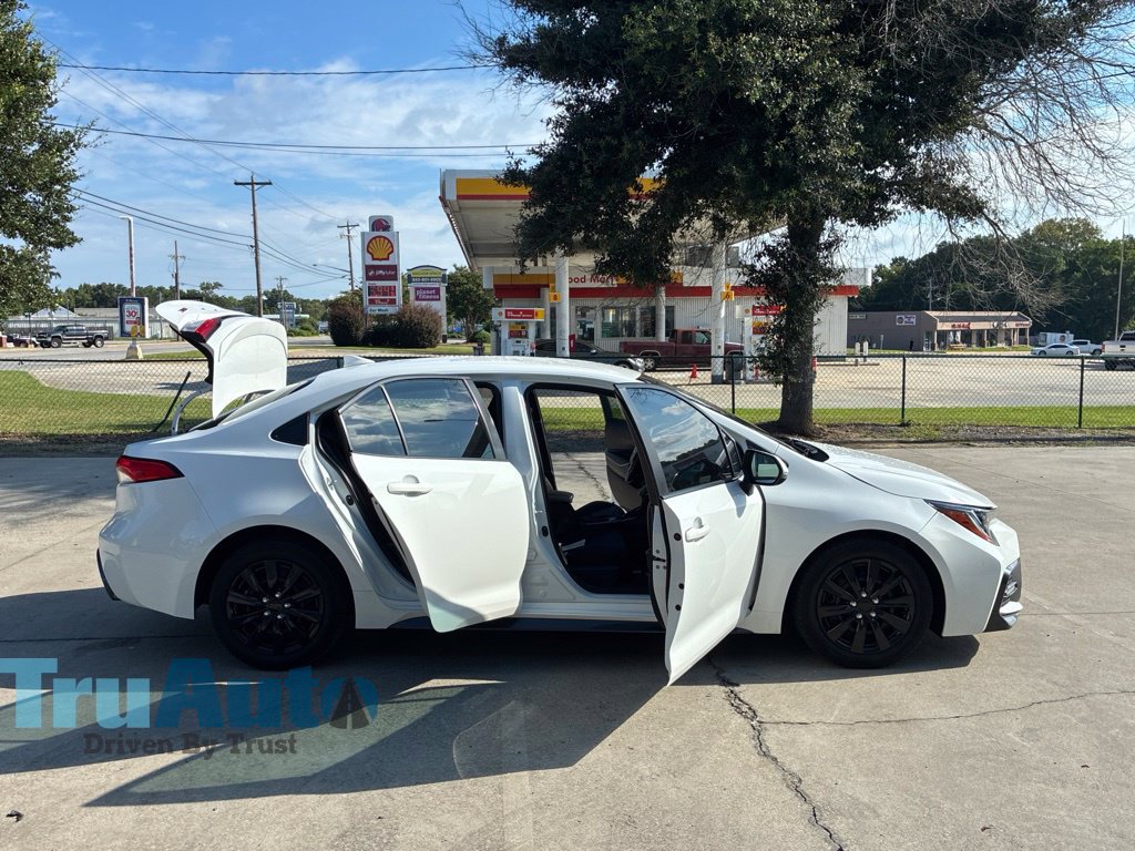 Used 2022 Toyota Corolla SE FWD image 19