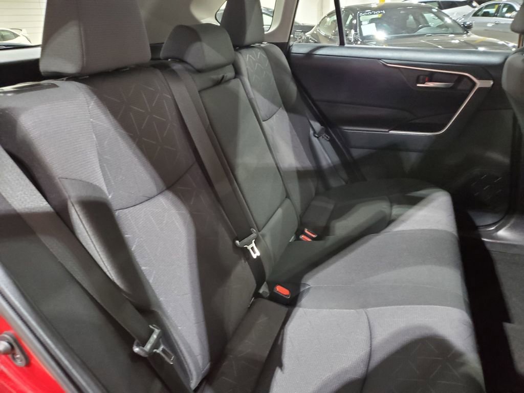 Used 2022 Toyota RAV4 XLE FWD image 23