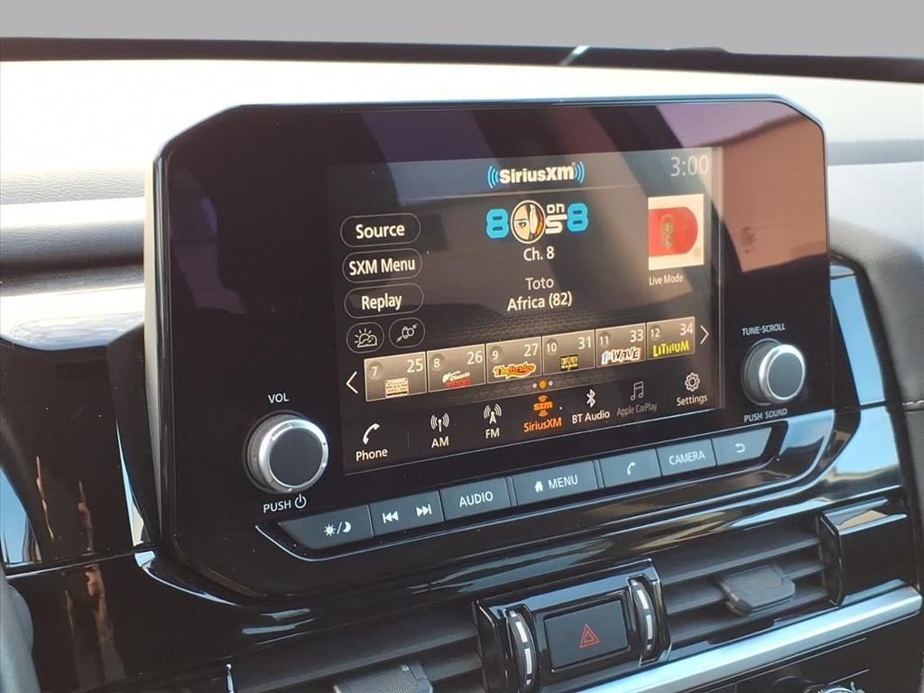 Used 2025 Nissan Pathfinder SV image 22