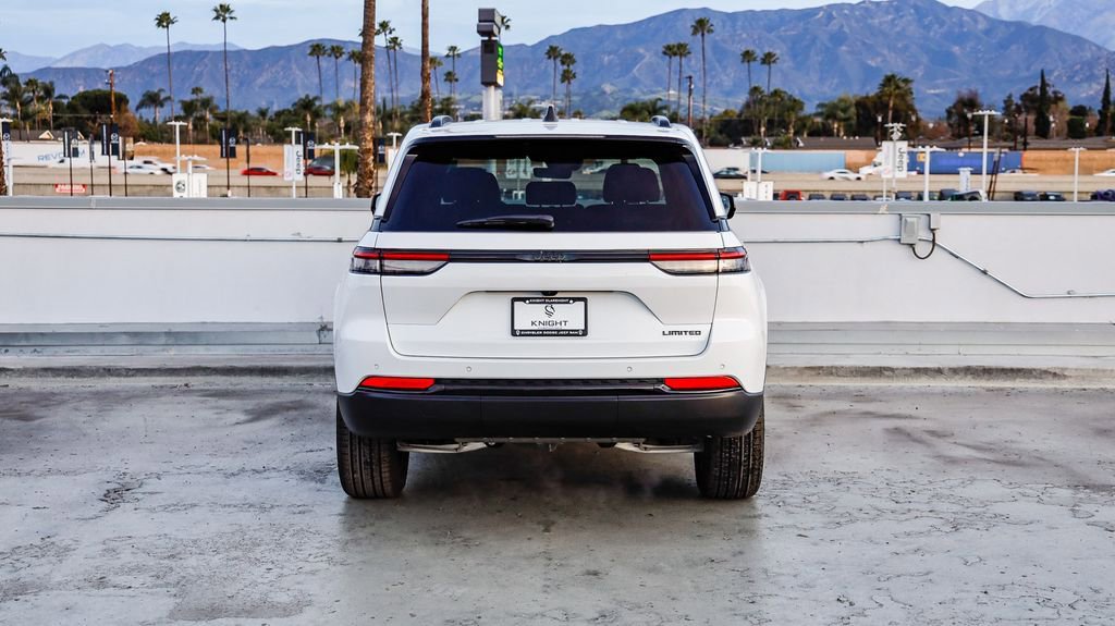 New 2025 Jeep Grand Cherokee Limited w/ Black Appearance Package image 8