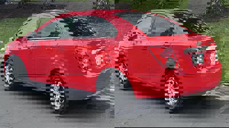 Used 2015 Chevrolet Sonic LT image 6