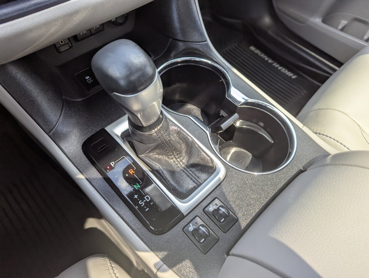 Used 2018 Toyota Highlander XLE image 26