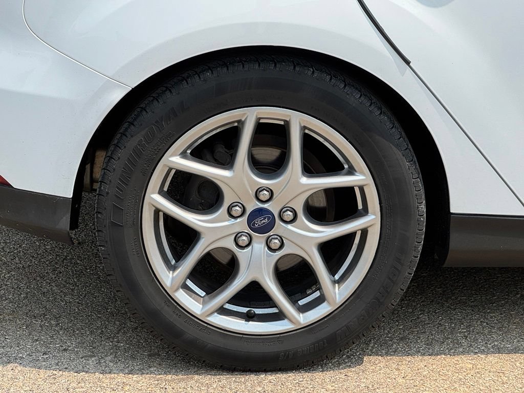 Used 2015 Ford Focus SE w/ Equipment Group 201A FWD image 7