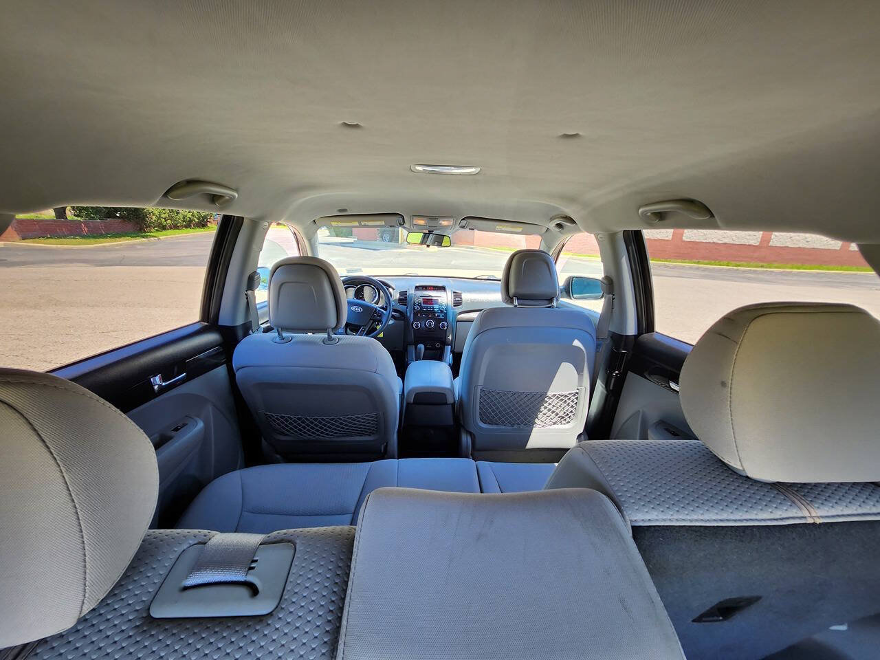 Used 2011 Kia Sorento 2WD image 8