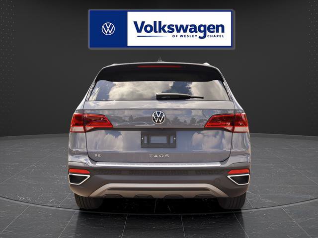 Certified 2023 Volkswagen Taos SE w/ Black Wheel Package FWD image 7