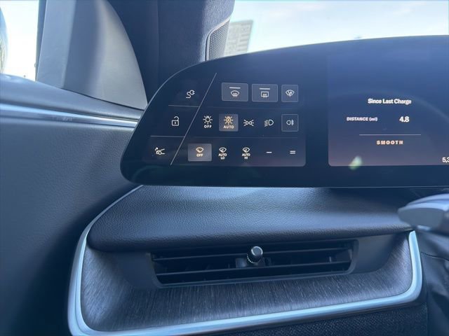 Used 2024 Lucid Air Touring image 25