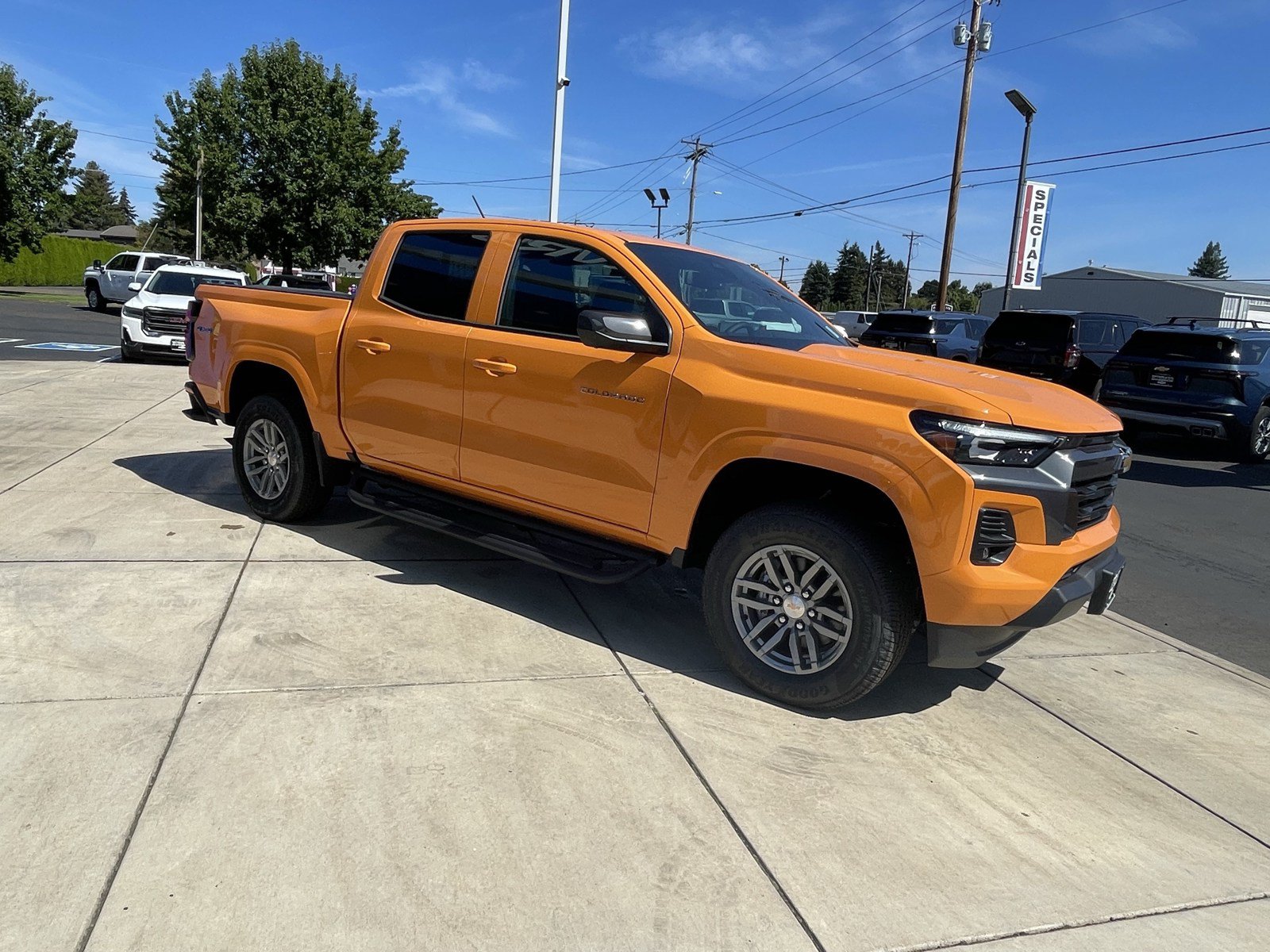 New 2026 Chevrolet Colorado LT w/ LT Convenience Package AWD/4WD image 7