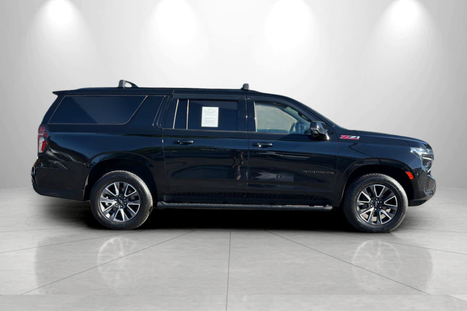 Used 2021 Chevrolet Suburban Z71 w/ Z71 Signature Package AWD/4WD image 8
