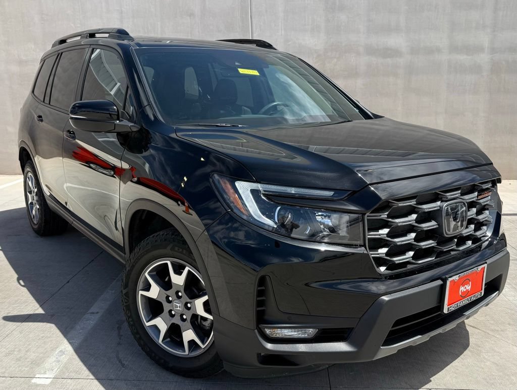Used 2023 Honda Passport TrailSport image 1