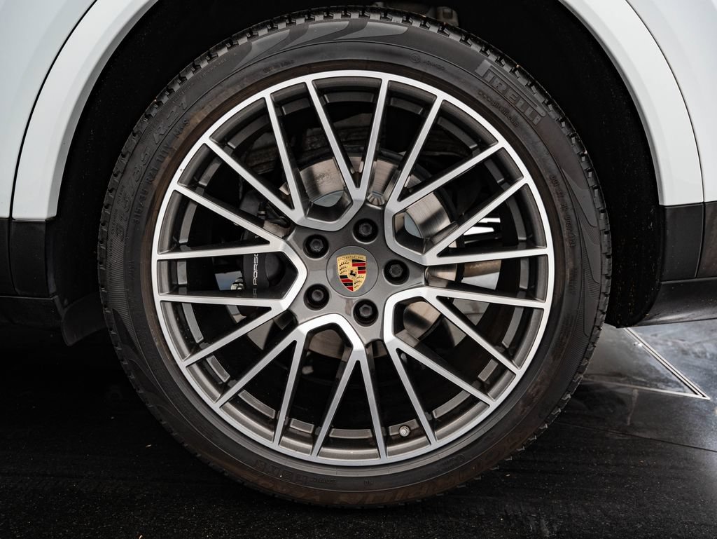 Certified 2020 Porsche Cayenne AWD/4WD image 12