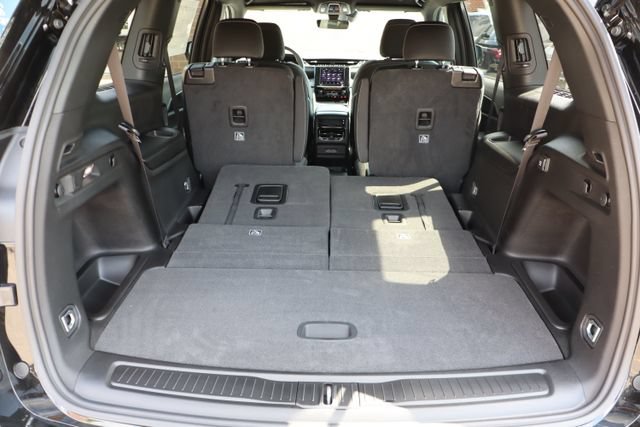 New 2026 Jeep Grand Cherokee L Laredo w/ Trailer Tow Package AWD/4WD image 31