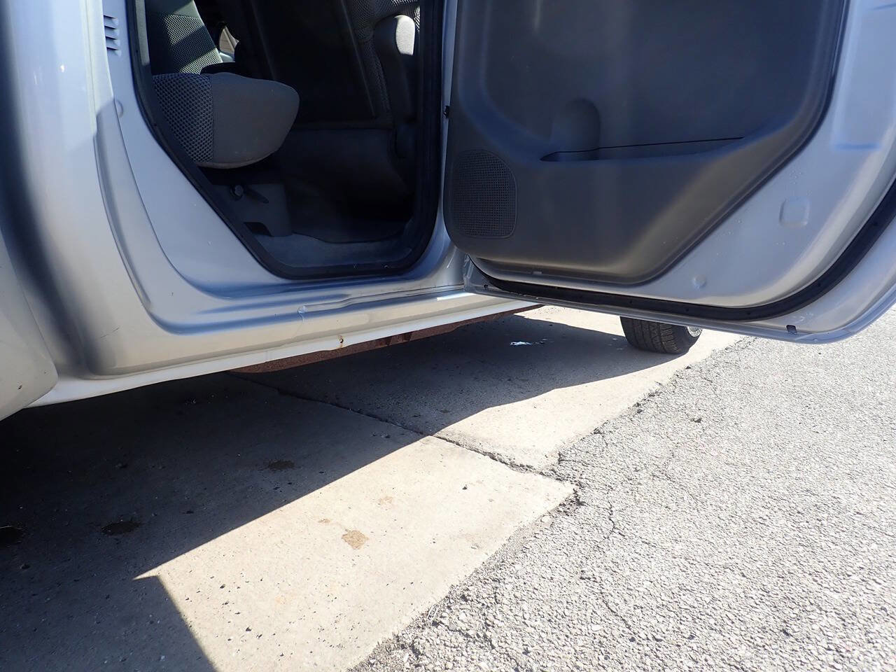 Used 2012 Nissan Frontier SV w/ SV Premium Utility Pkg image 25