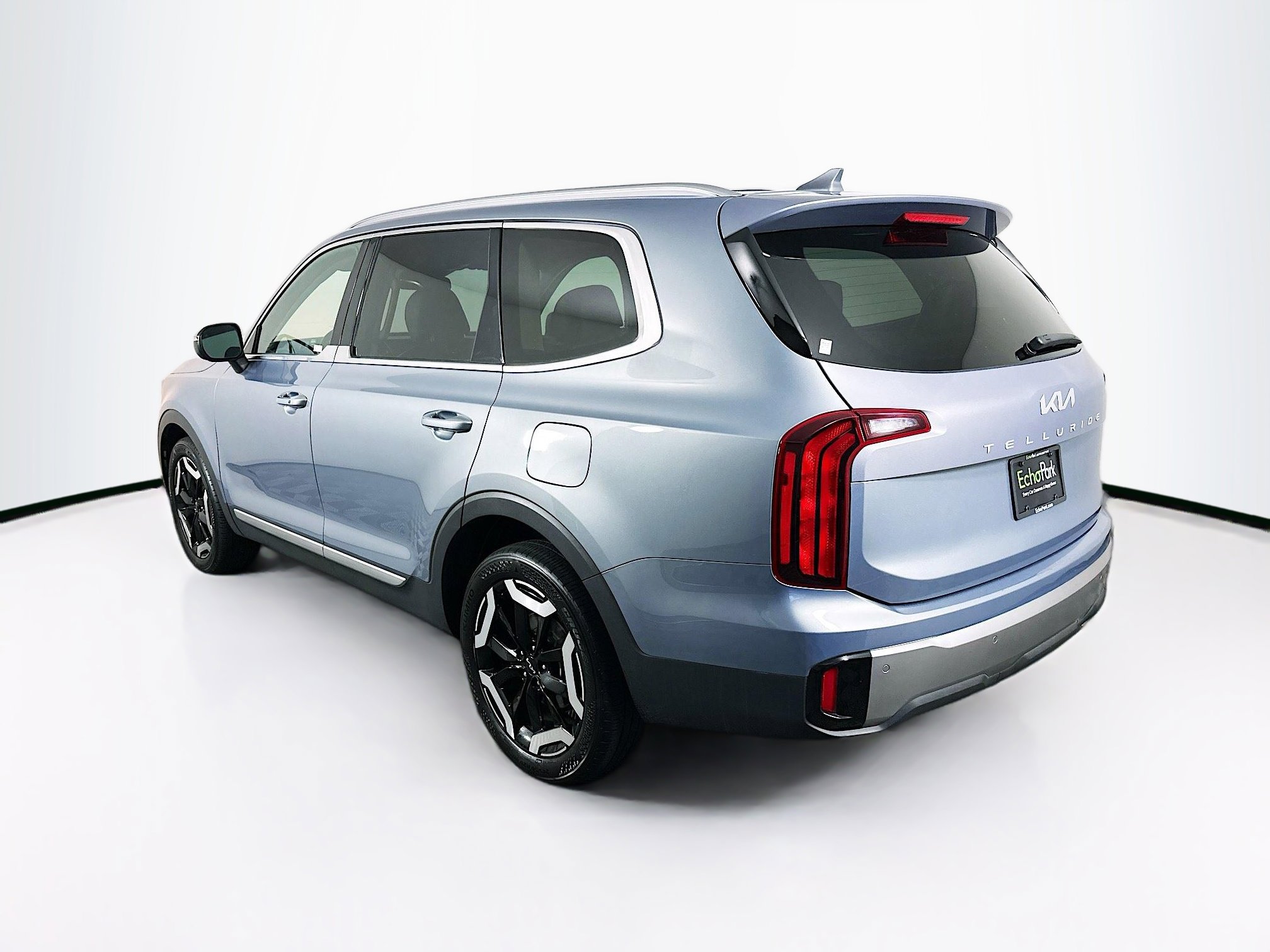 Used 2025 Kia Telluride S FWD image 5