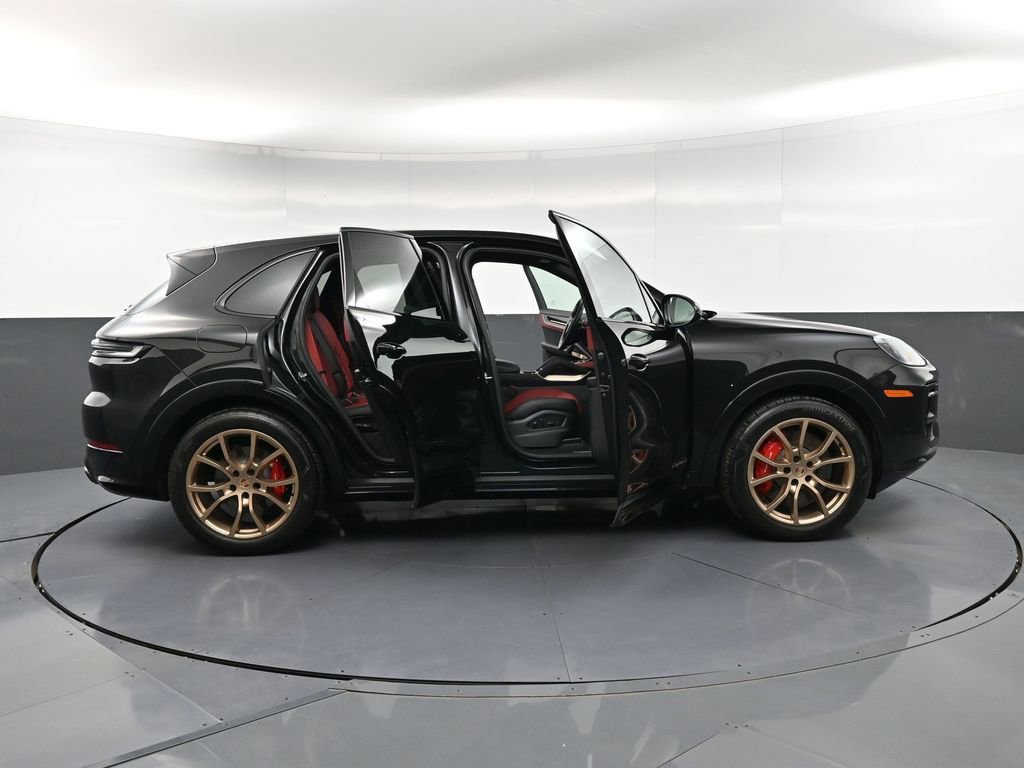 Certified 2025 Porsche Cayenne S AWD/4WD image 37