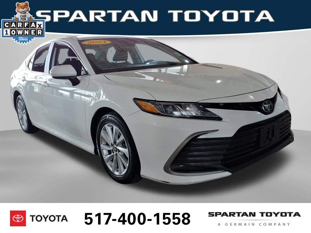 Used 2024 Toyota Camry LE image 3
