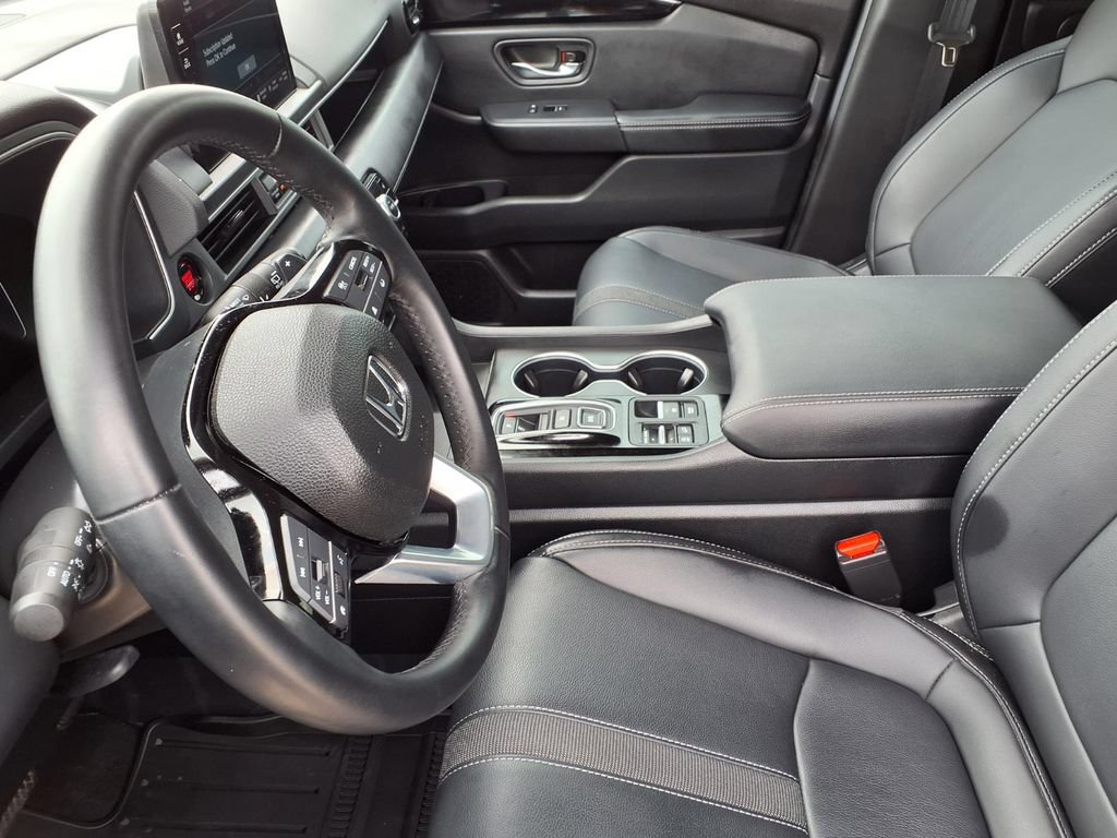 Certified 2024 Honda Pilot Touring image 16