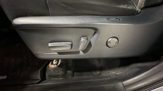 Used 2018 Toyota Tundra SR5 AWD/4WD image 10