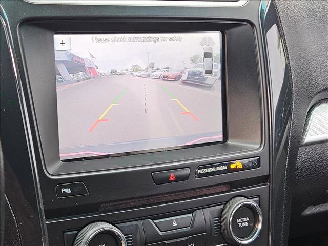 Used 2017 Ford Explorer XLT w/ Equipment Group 202A image 12