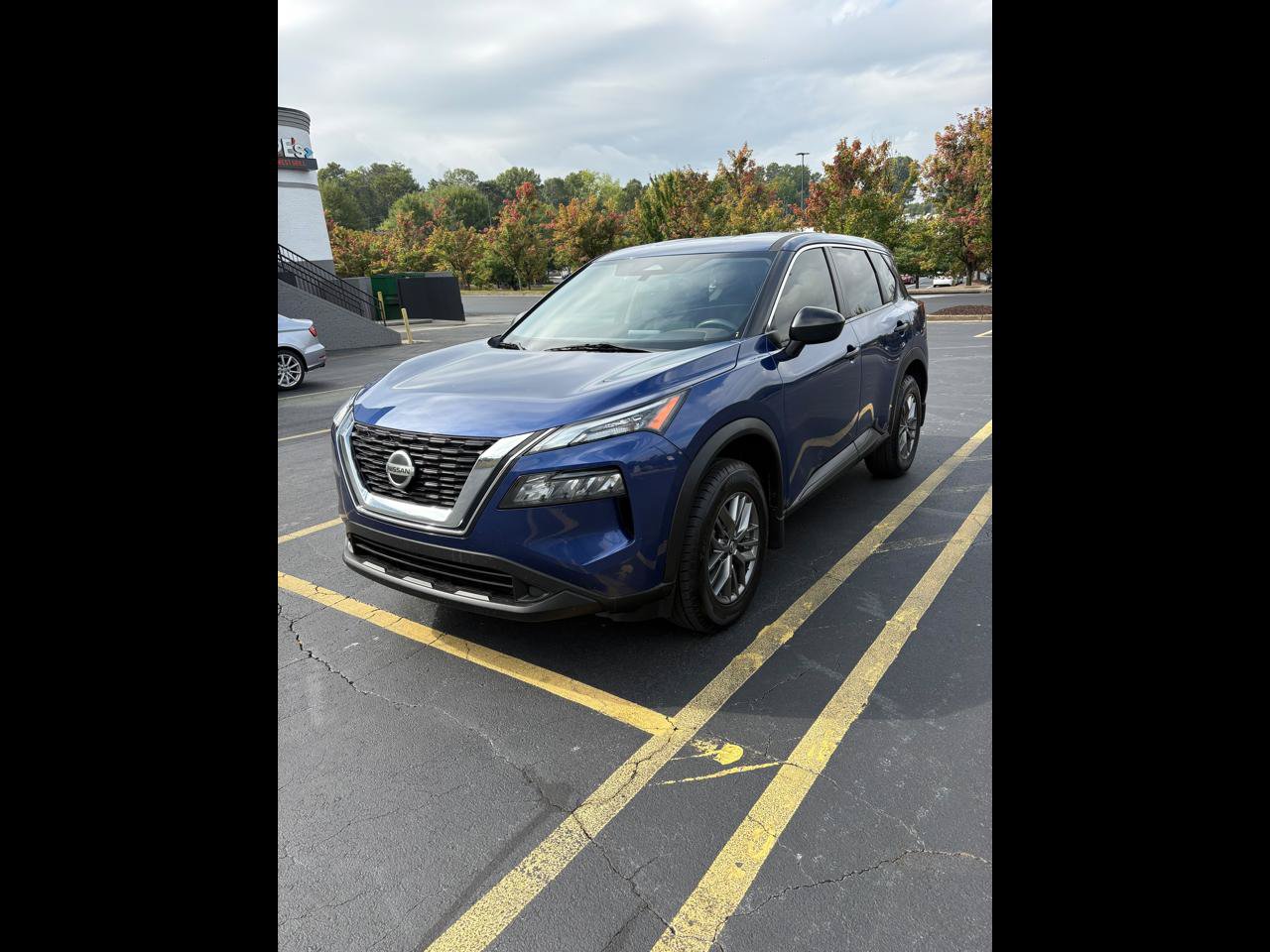 Used 2021 Nissan Rogue S FWD image 1