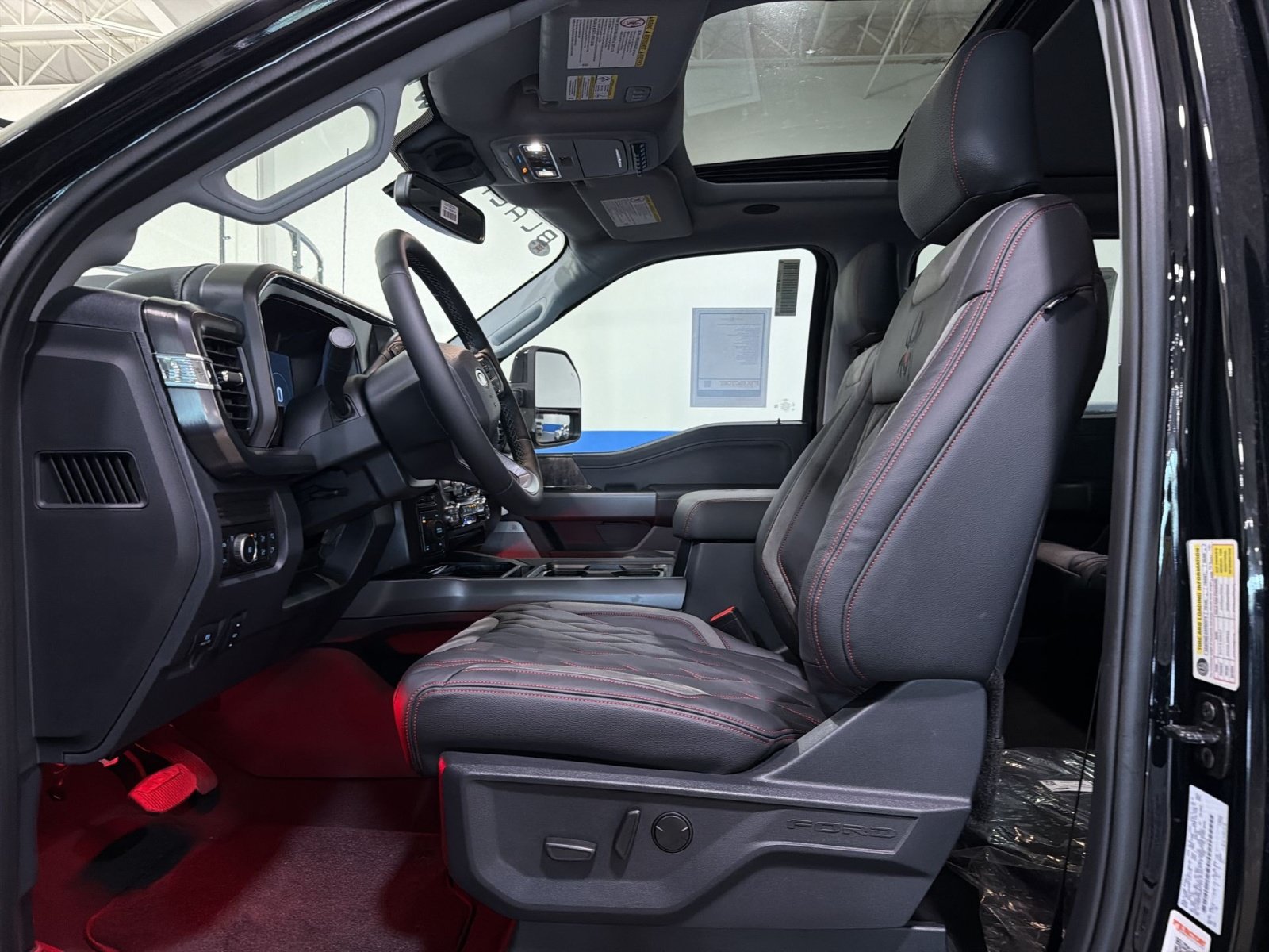 New 2026 Ford F250 Lariat w/ Black Appearance Package AWD/4WD image 24