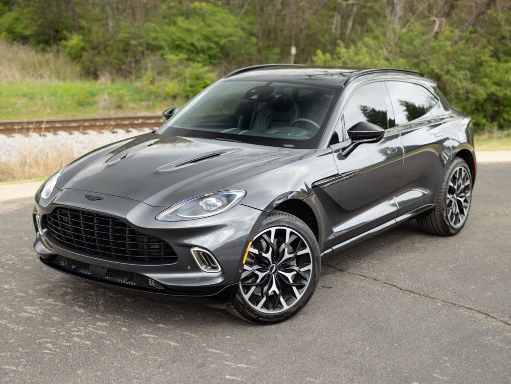 Used 2021 Aston Martin DBX image 2