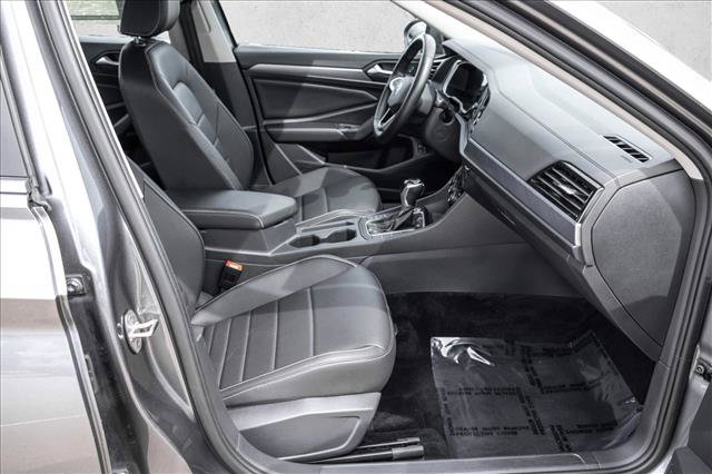 Used 2024 Volkswagen Jetta SE FWD image 24