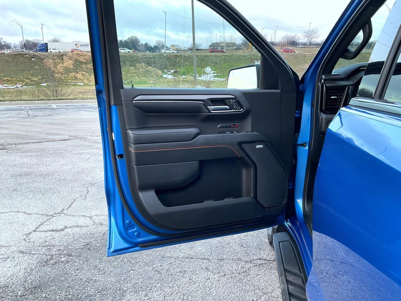 Certified 2024 GMC Sierra 1500 AT4 w/ Technology Package image 9