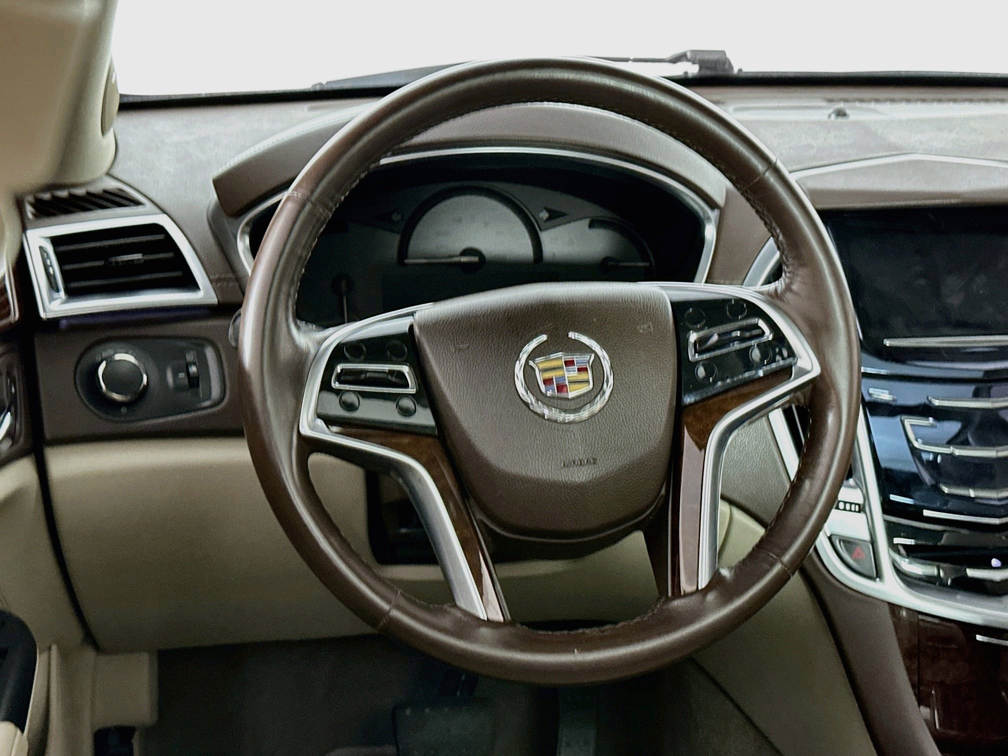 Used 2013 Cadillac SRX Luxury w/ Driver Awareness Package FWD image 17