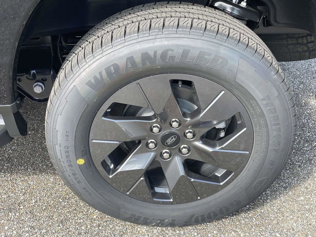 New 2025 Ford F150 Lightning Flash AWD/4WD image 9