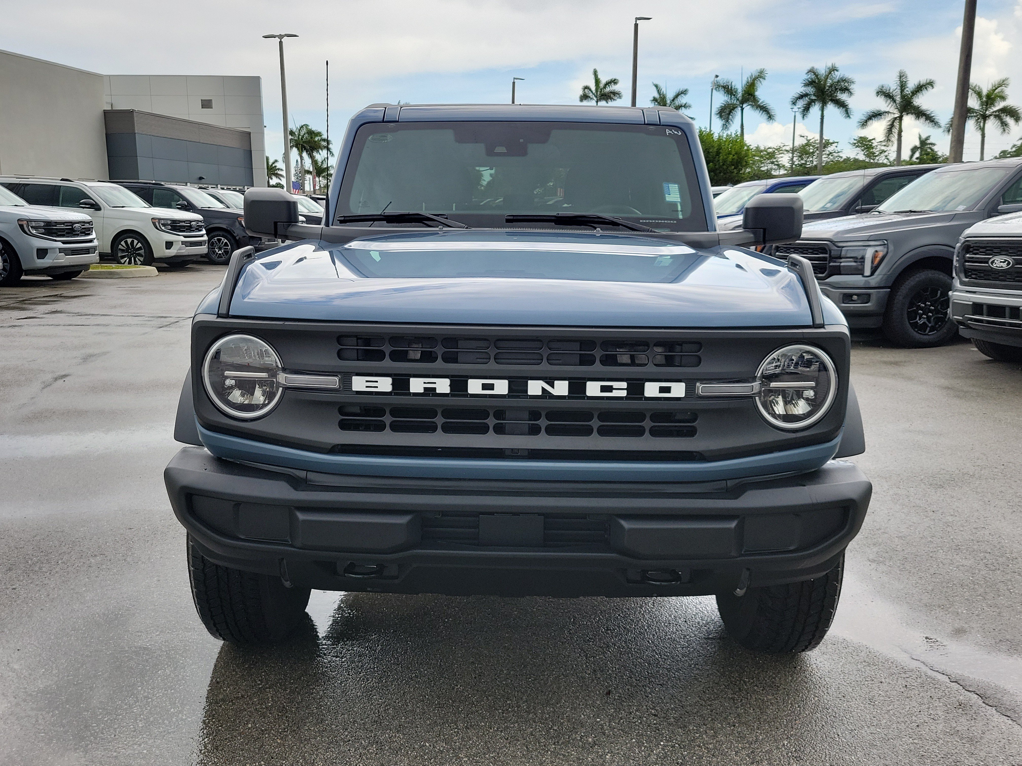 Used 2025 Ford Bronco Big Bend AWD/4WD image 2